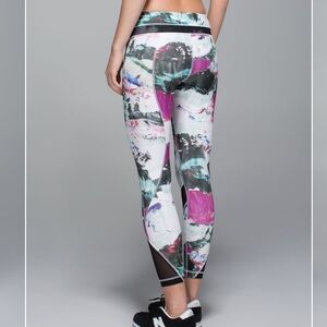 Lululemon Inspire Tight II *Full-On Luxtreme (Mesh)
Pigment Wave Multi / Black
